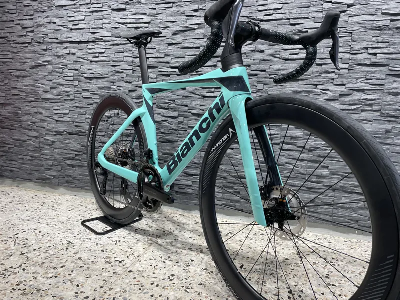 Bianchi Oltre Comp Ultegra Di2 12sp Matt Black Celeste-3